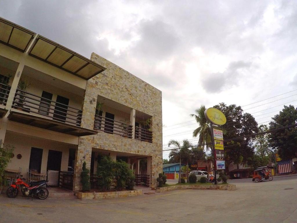 Hotel Joselina Tuguegarao City Ngoại thất bức ảnh